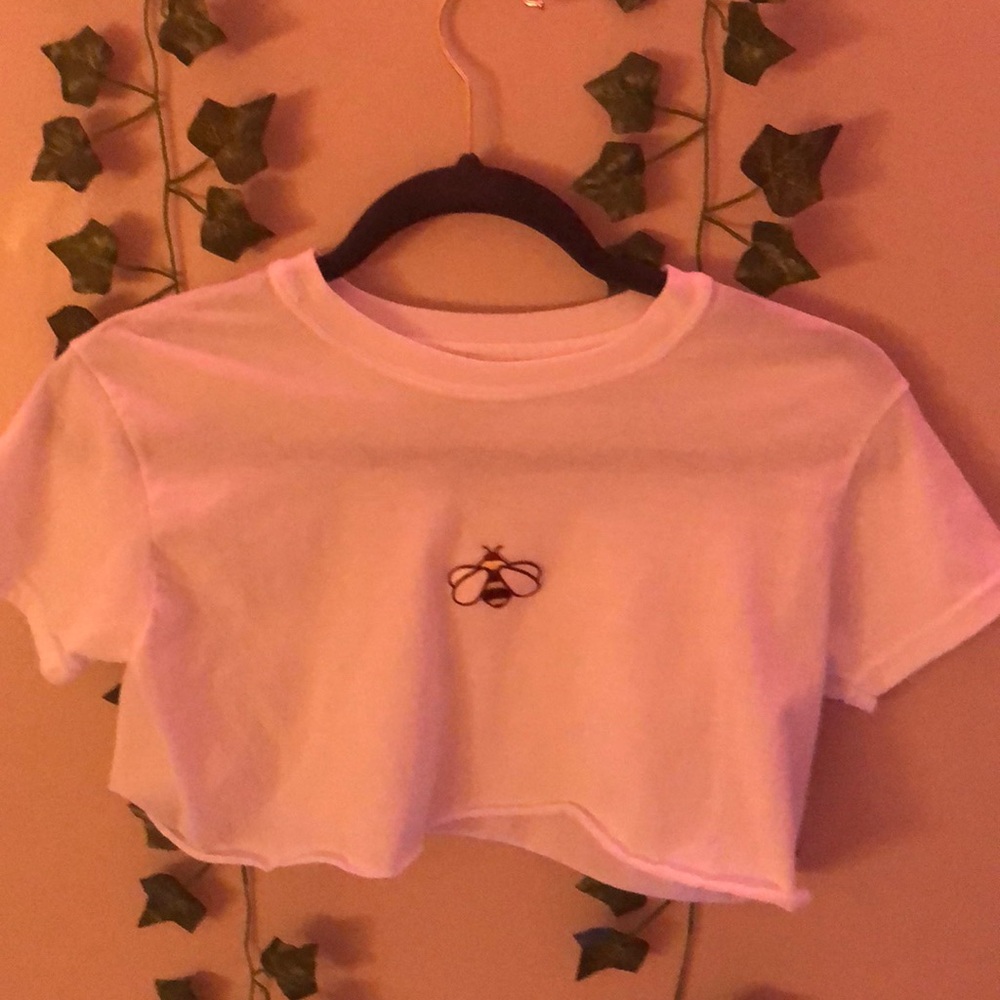 Roots badge bee crop top